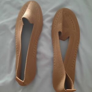 Women's Tan Flats Size 11